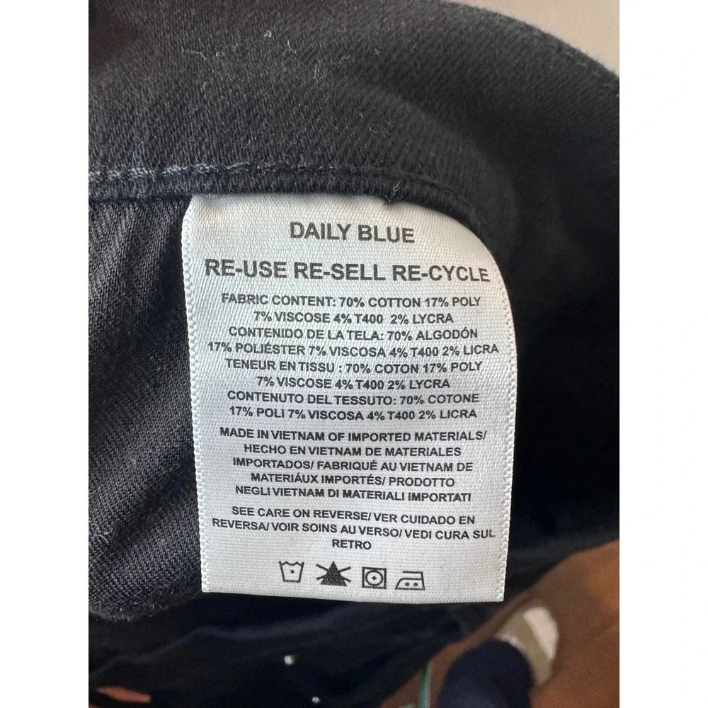 Daily Blue‎ Women's Black Flare Peace Jeans Size 30 Tall 33
